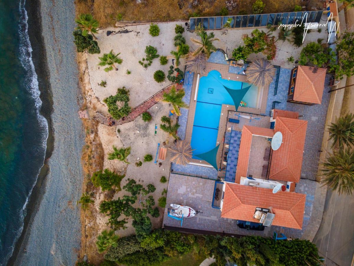 Astrofegia Beachfront Villa Помос Екстер'єр фото