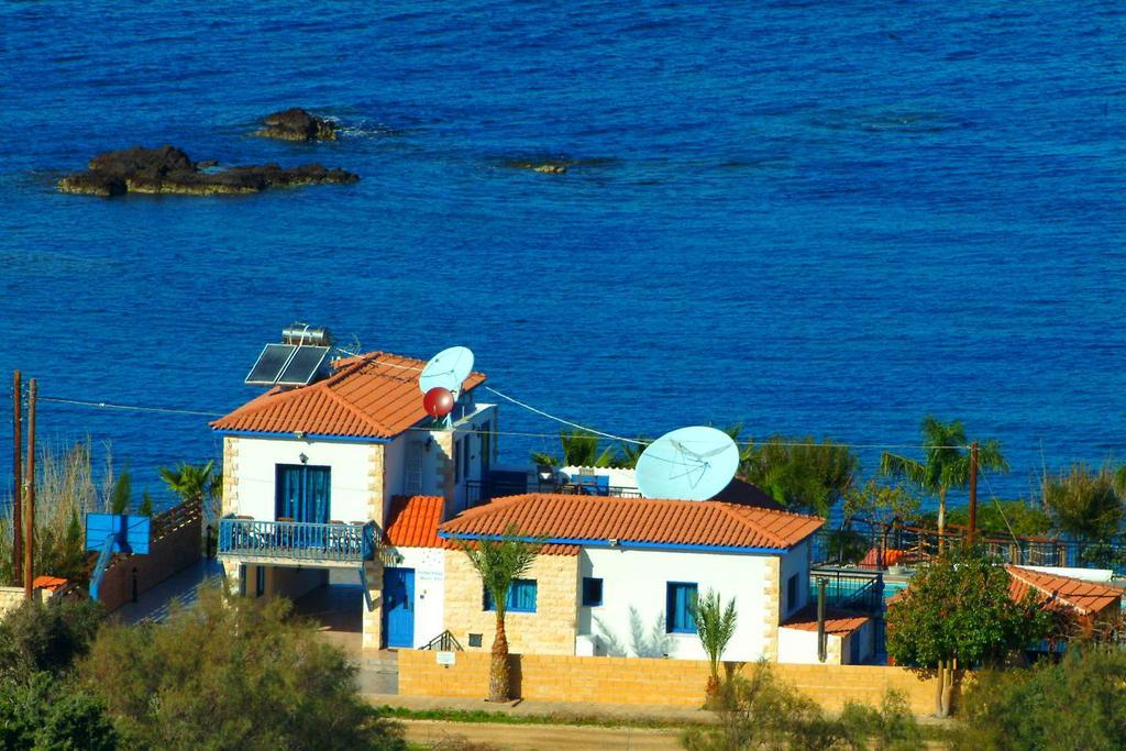 Astrofegia Beachfront Villa Помос Номер фото