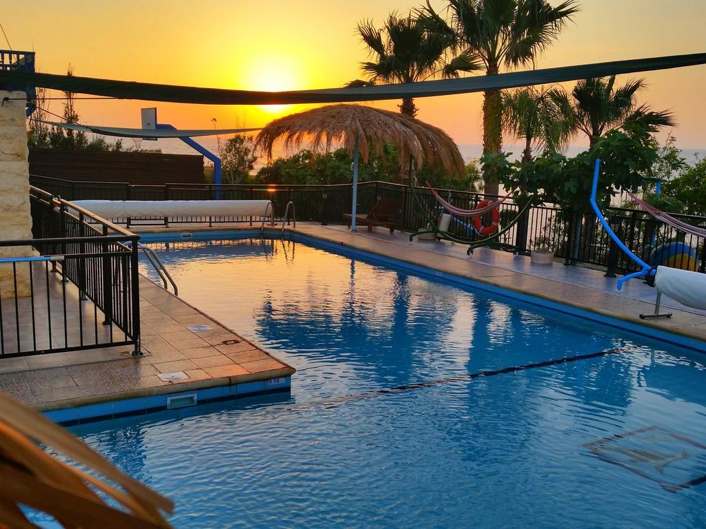 Astrofegia Beachfront Villa Помос Номер фото