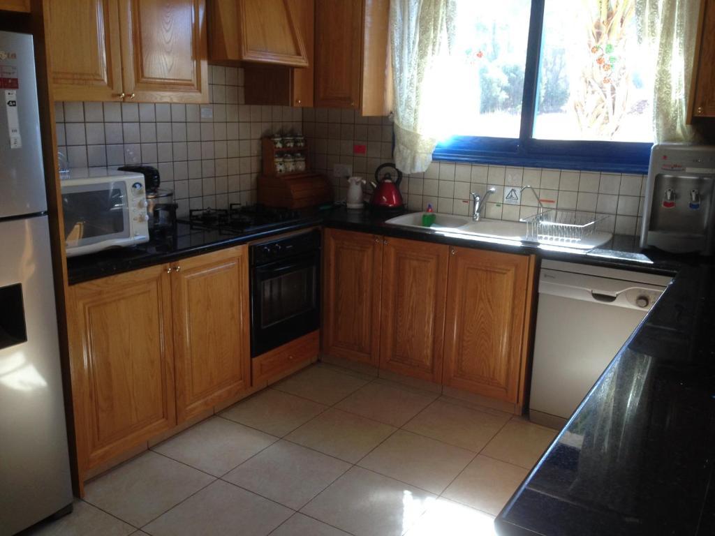 Astrofegia Beachfront Villa Помос Номер фото