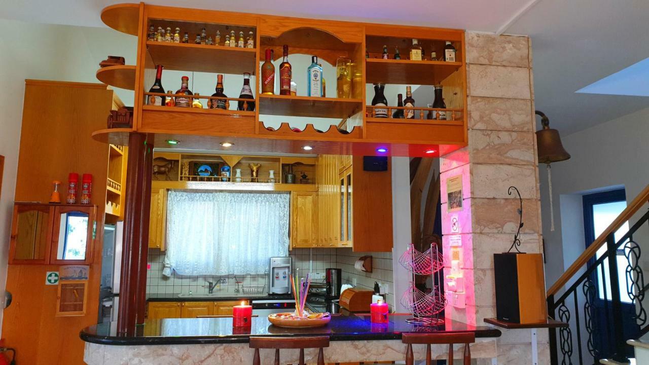 Astrofegia Beachfront Villa Помос Екстер'єр фото