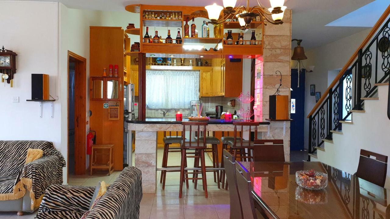 Astrofegia Beachfront Villa Помос Екстер'єр фото
